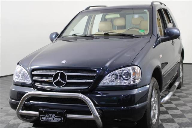 Photo of 2000 Azure Blue Mercedes-Benz M-Class