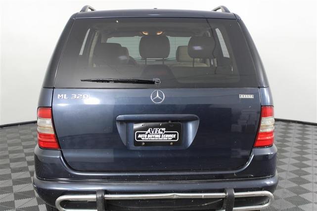 Photo of 2000 Azure Blue Mercedes-Benz M-Class
