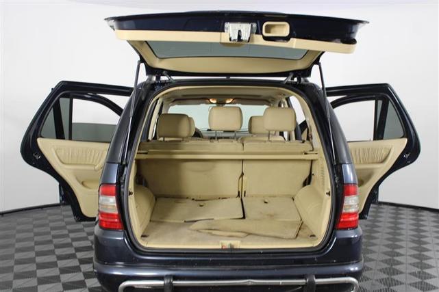 Photo of 2000 Azure Blue Mercedes-Benz M-Class