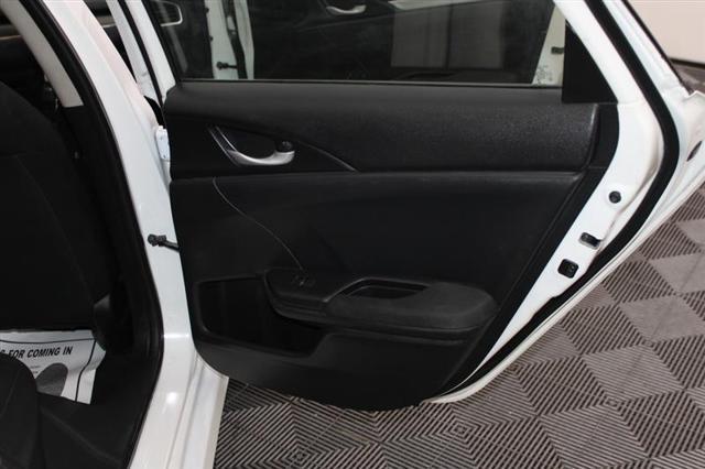 Photo of 2019 Platinum White Pearl Honda Civic
