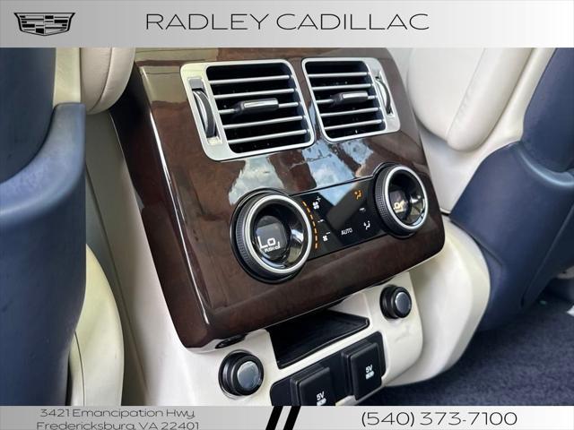 Photo of 2021 Byron Blue Metallic Land Rover Range Rover
