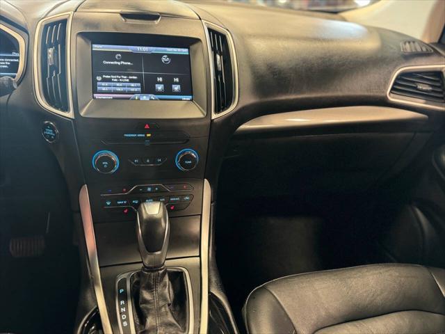 Photo of 2015 WHITE Ford Edge