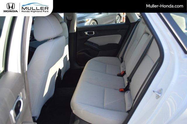 Photo of 2022 Platinum White Pearl Honda Civic