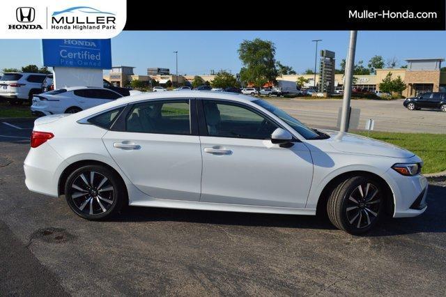 Photo of 2022 Platinum White Pearl Honda Civic