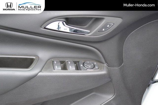 Photo of 2024 Summit White Chevrolet Equinox