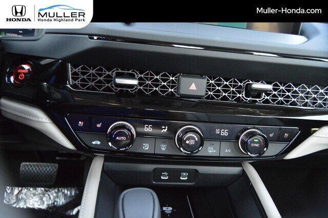 Photo of 2025 Platinum White Pearl Honda Accord Hybrid