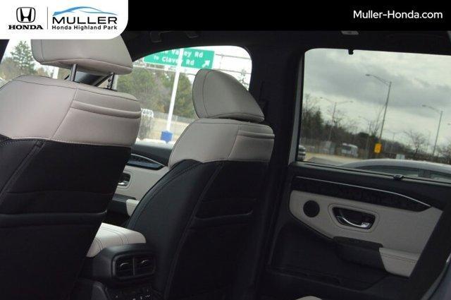 Photo of 2026 Platinum White Pearl Honda Passport