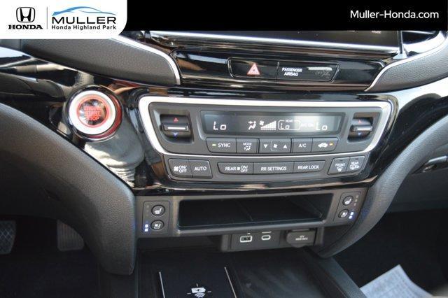 Photo of 2025 Sonic Gray Pearl Honda Ridgeline