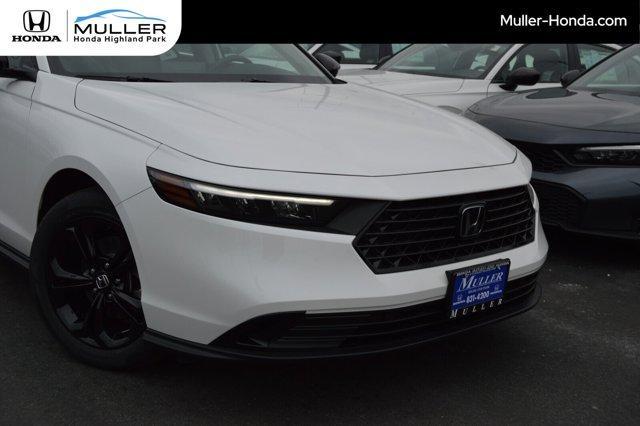 Photo of 2025 Platinum White Pearl Honda Accord