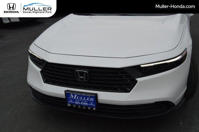 Photo of 2025 Platinum White Pearl Honda Accord
