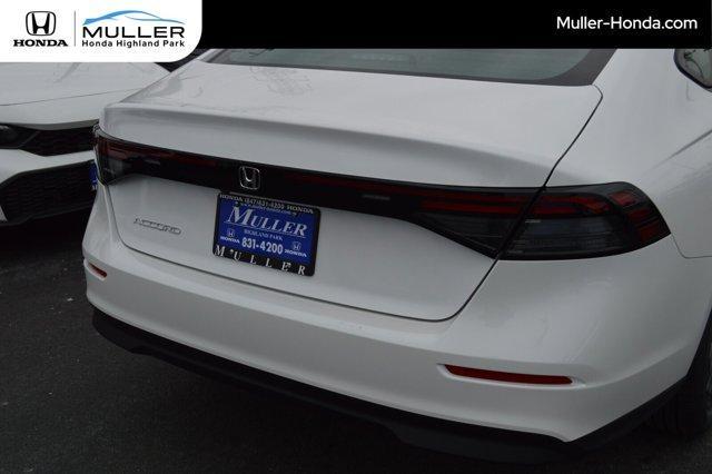 Photo of 2025 Platinum White Pearl Honda Accord