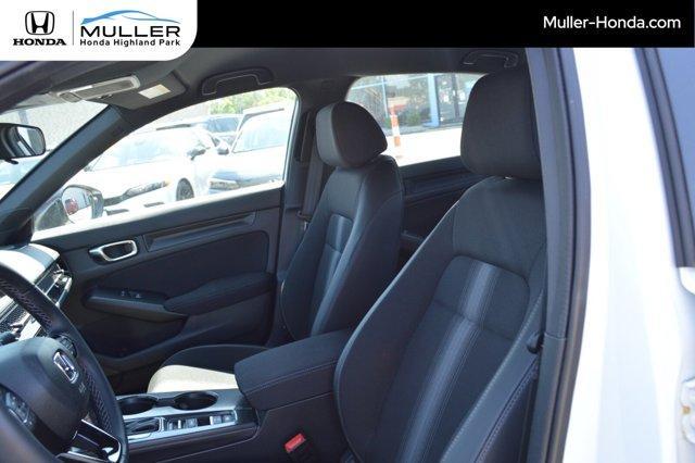 Photo of 2025 White Honda Civic