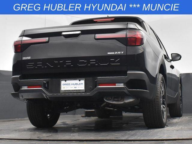 Photo of 2025 Phantom Black Hyundai SANTA CRUZ