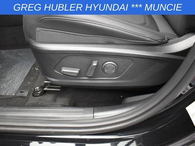 Photo of 2025 Phantom Black Hyundai SANTA CRUZ