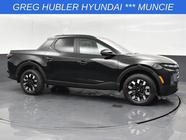 Photo of 2025 Phantom Black Hyundai SANTA CRUZ