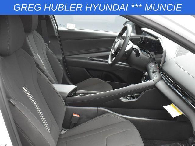 Photo of 2025 White Hyundai ELANTRA HEV