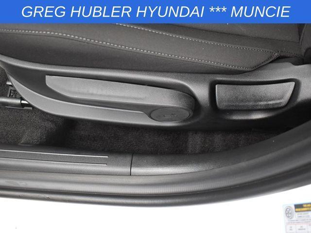 Photo of 2025 White Hyundai ELANTRA HEV