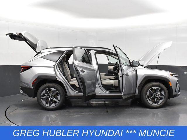 Photo of 2025 Shimmering Silver Hyundai TUCSON Hybrid