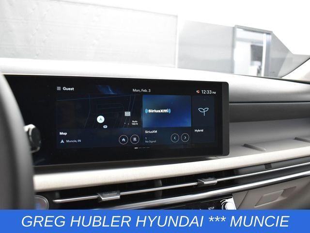 Photo of 2025 Shimmering Silver Hyundai TUCSON Hybrid