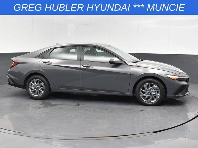 Photo of 2025 Gray Pearl Hyundai ELANTRA HEV