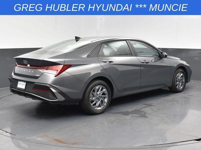 Photo of 2025 Gray Pearl Hyundai ELANTRA HEV