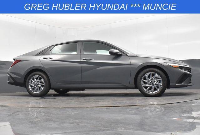 Photo of 2025 Gray Pearl Hyundai ELANTRA HEV
