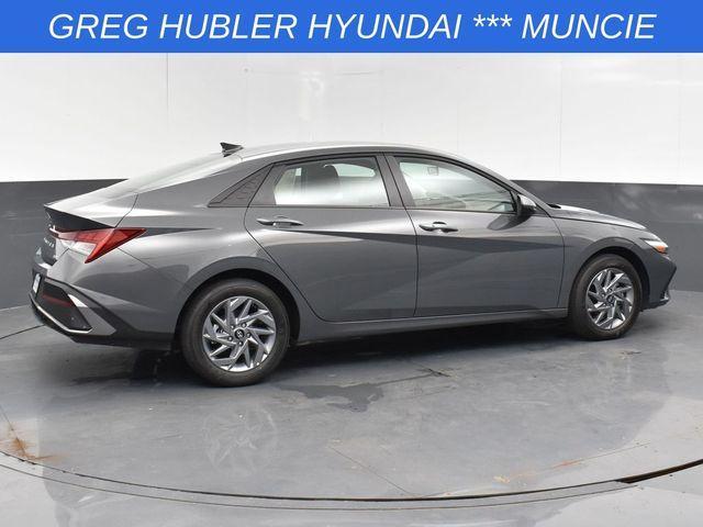 Photo of 2025 Gray Pearl Hyundai ELANTRA HEV