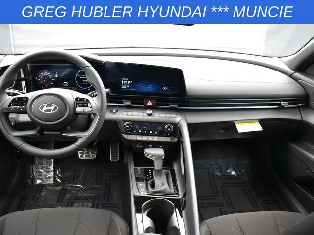 Photo of 2025 White Hyundai ELANTRA HEV