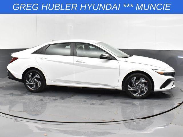 Photo of 2025 White Hyundai ELANTRA HEV