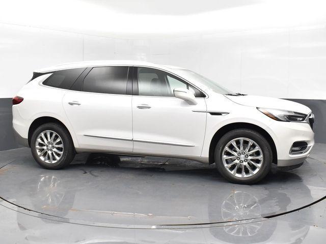 Photo of 2021 White Frost Tri-Coat Buick Enclave