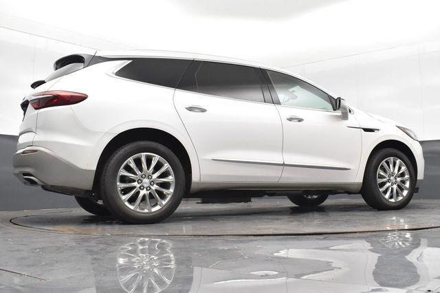 Photo of 2021 White Frost Tri-Coat Buick Enclave