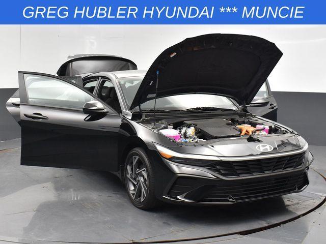 Photo of 2025 Black Hyundai ELANTRA HEV