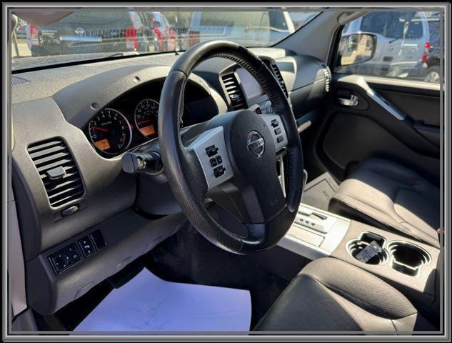 Photo of 2012 Dark Slate Metallic Nissan Pathfinder