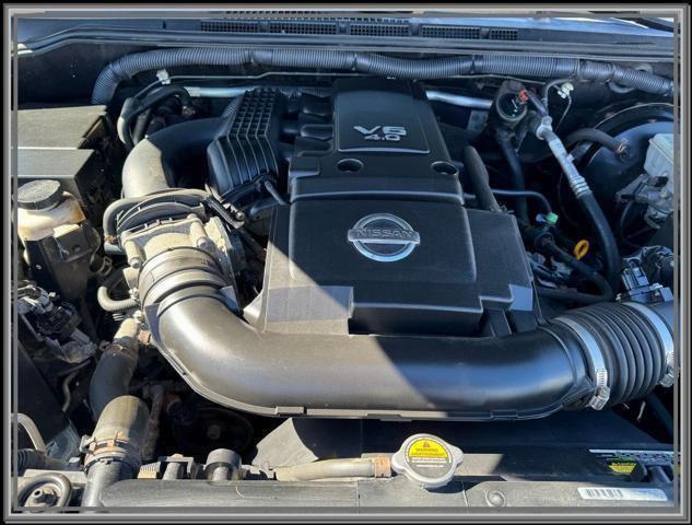 Photo of 2012 Dark Slate Metallic Nissan Pathfinder