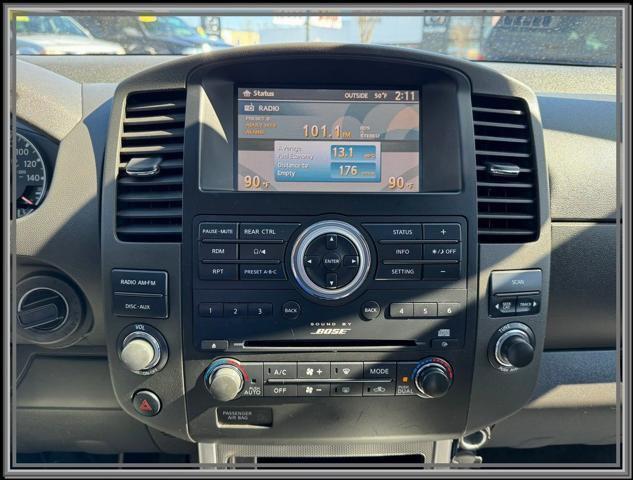 Photo of 2012 Dark Slate Metallic Nissan Pathfinder