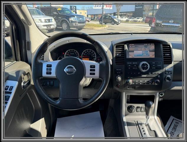 Photo of 2012 Dark Slate Metallic Nissan Pathfinder