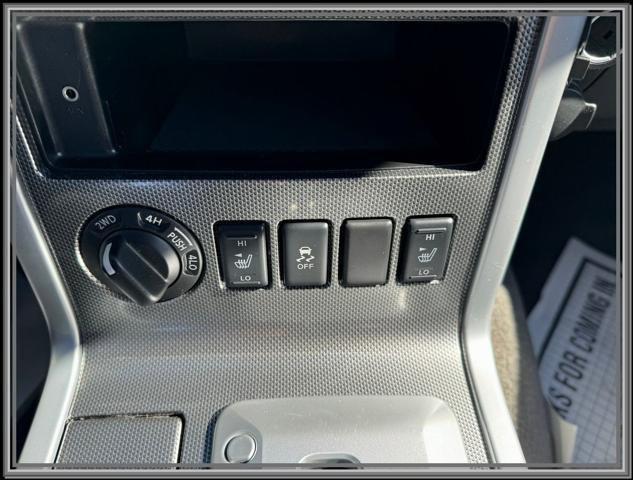 Photo of 2012 Dark Slate Metallic Nissan Pathfinder