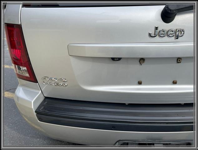 Photo of 2010 Bright Silver Metallic Clearcoat Jeep Grand Cherokee