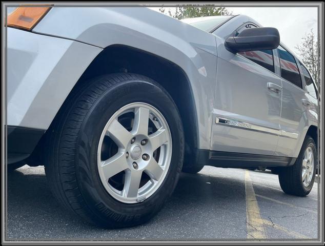 Photo of 2010 Bright Silver Metallic Clearcoat Jeep Grand Cherokee