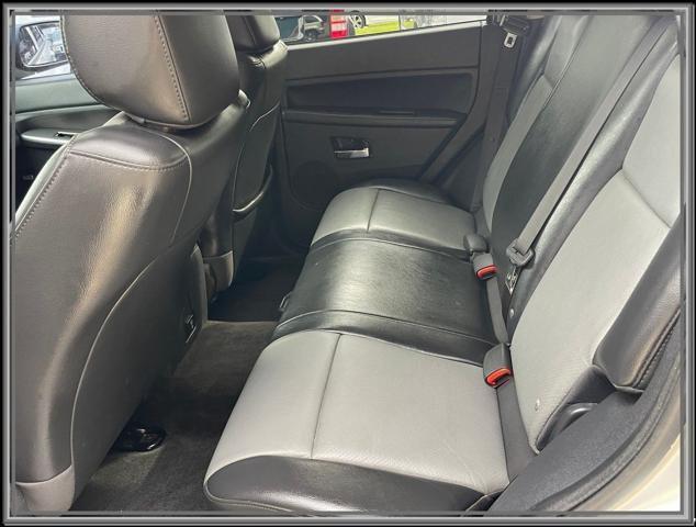 Photo of 2010 Bright Silver Metallic Clearcoat Jeep Grand Cherokee
