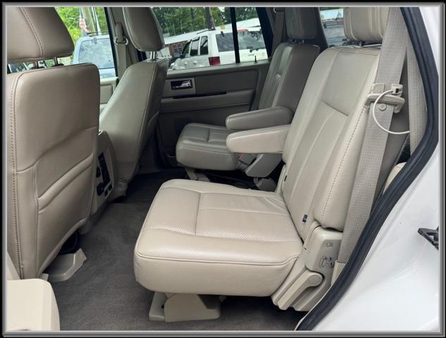 Photo of 2012 White Platinum Metallic Tri-Coat Ford Expedition