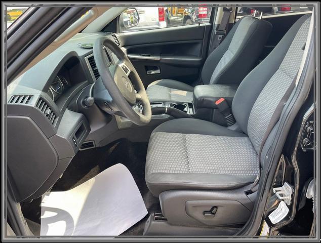 Photo of 2009 Brilliant Black Crystal Pearlcoat Jeep Grand Cherokee