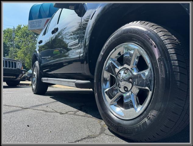 Photo of 2006 Black Clearcoat Ford Explorer