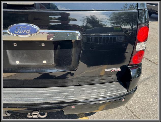 Photo of 2006 Black Clearcoat Ford Explorer