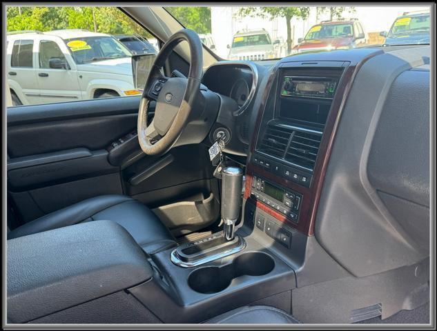 Photo of 2006 Black Clearcoat Ford Explorer