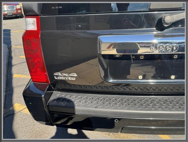 Photo of 2008 Black Clearcoat Jeep Commander