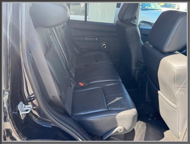 Photo of 2008 Black Clearcoat Jeep Commander