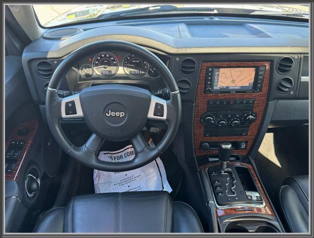 Photo of 2008 Black Clearcoat Jeep Commander