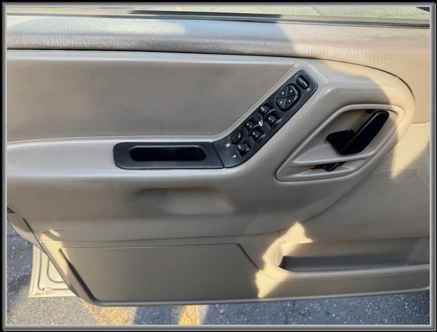 Photo of 2004 Graphite Metallic Clearcoat Jeep Grand Cherokee