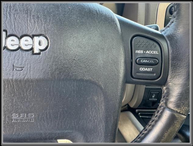 Photo of 2004 Graphite Metallic Clearcoat Jeep Grand Cherokee